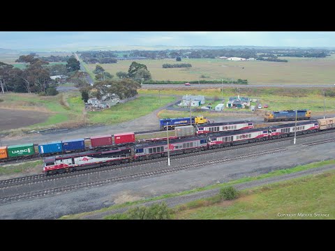 SCT 6PM9 Mixed Freight Train Crosses 9721v At Gheringhap (29/8/2023) - PoathTV Australian Railway