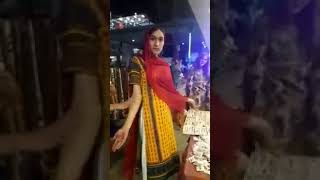 Is Larki Ki Baaten Sonu Jab Is Ka Interview Liya Geya video