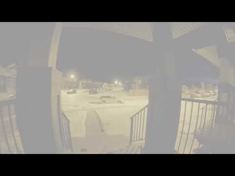 アルバータ州の空を照らす流星 (Meteor lights up the sky in Alberta)