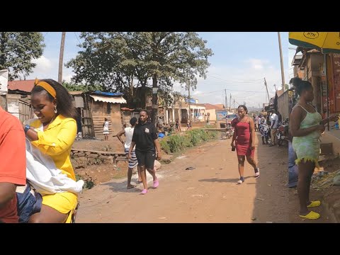 INSIDE A LOCAL COMMUNITY IN AFRICA 🌍 UGANDA🇺🇬