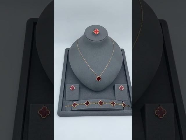 طقم فان كليف 4 قطع - عنابي - مستوحى