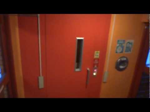 Epic Fail: KONE Roped Hydraulic elevator @ Humlegårdsgatan 5, Söderhamn, Sweden.