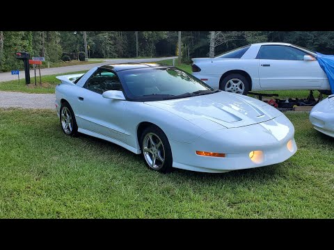 Very nice 1997 Pontiac Firebird Trans-Am 5.7L 6-speed walkaround
