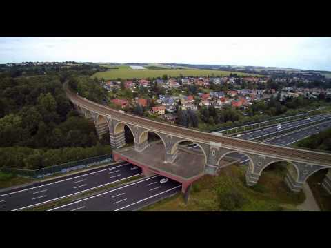 Drohnenflug über den Bahrebachmühlenviadukt an der A4