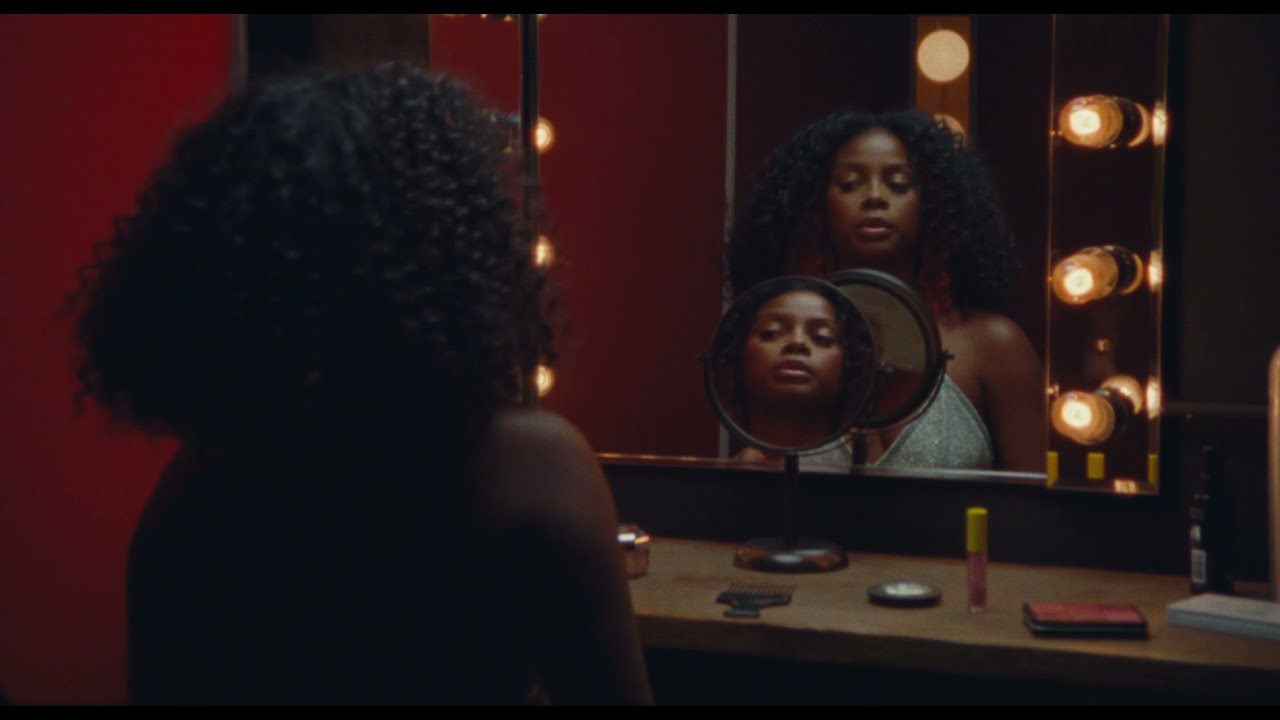 Fana Hues – “Pieces”