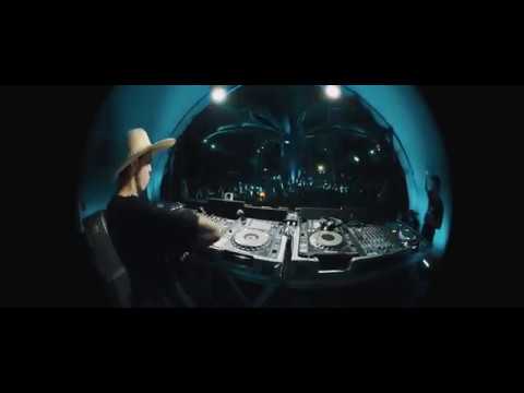 ILLUSIONIZE @ Universo Paralello 13