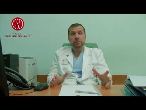 Il dolore di restituire alluovo Macchie blu sulle gambe articolazioni