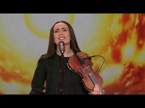 Kalniņu-Kārklu ģimene - Noriet saule vakarā