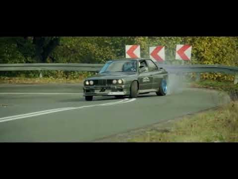 Autumn Drift with Yeti