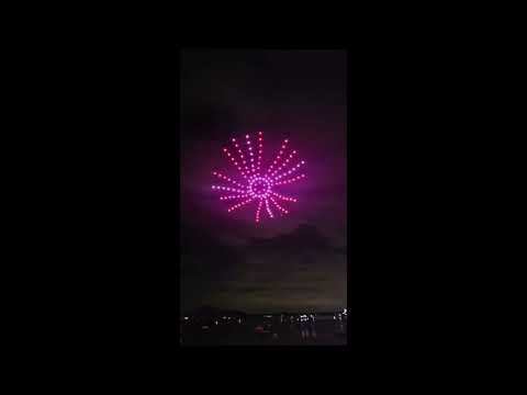 Feriolo tra luci e stelle: il lago incantato dai droni e dai giochi laser 