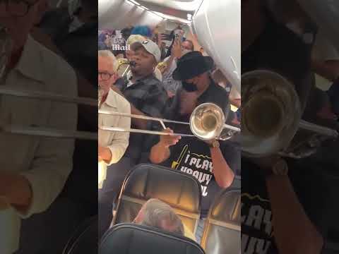 Stranded Alaska Airlines passengers get surprise jazz show from Grammy-nominated musician