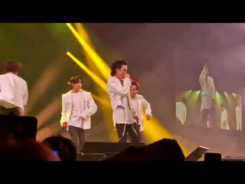 iKON - RHYTHM TA @ Take Off Tour Paris Fancam [4K]