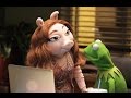 Meet Kermit The Frog S New Girlfriend