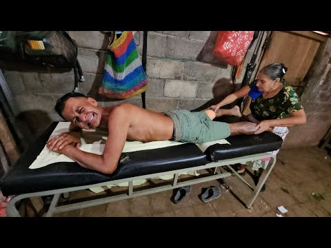 Doña Eva soba a Don Jose de empacho viejo