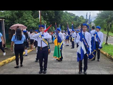 San Carlos, Desfile Patrio, En Vivo, recorriendo la calle principal  no tengo derecho de música