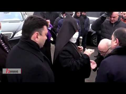 Վեհափառը ժամանեց Սուրբ Գայանե․ քաղաքացիները Էջմիածնում են՝ աջակցություն Գարեգինի