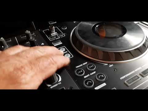 The Denon Prime 4 beats out the Pioneer XDJ-XZ !