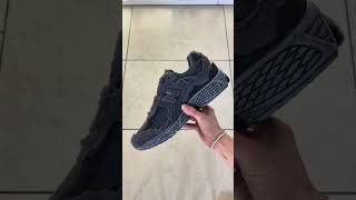 Download lagu Take a close look at the New Balance 2002R Protection Pack. mp3