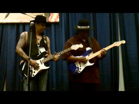Navatone Guitars: Micki Free and Tracy Lee at NAMM 2011