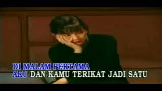 Download lagu Nia Daniaty - Di Malam Pertama mp3