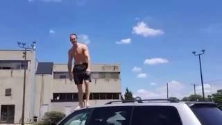 videos de risa  saltar en una minivan