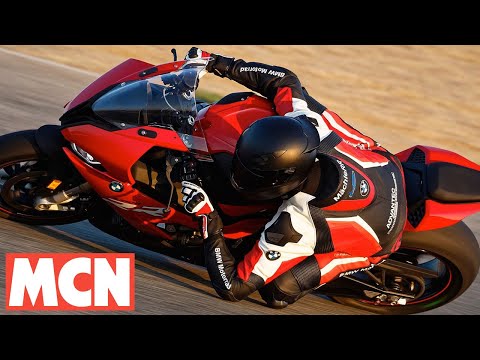 BMW S1000RR 2019 high speed test - MCN superbike performance specs | Motorcyclenews.com