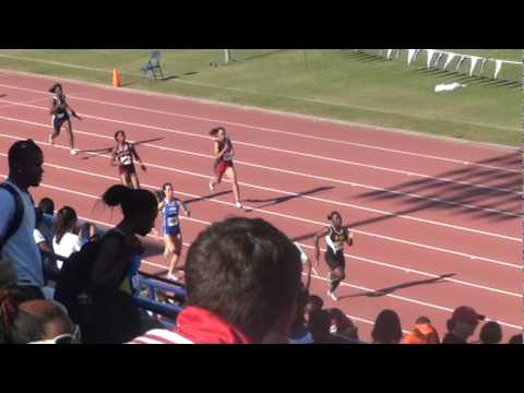 Girls - 4x200m Heat 4 - 2010 Florida Relays.MPG