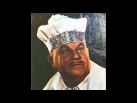 Samuel Malavsky sing's Shema Yisrael with his children