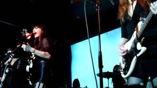 Dum Dum Girls - Heartbeat(live at The Kings Arms)