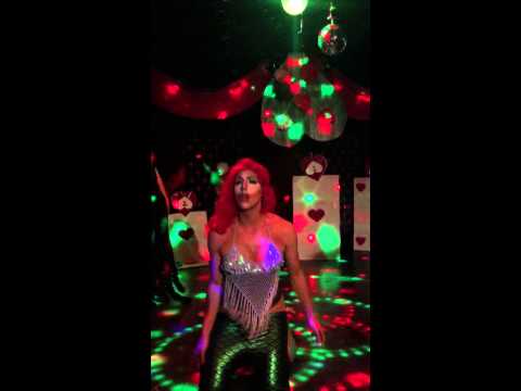 Miss Vicky Jean does Ariel- call me maybe Carly Rae jepsen / Lana del Rey blue jeans mix.