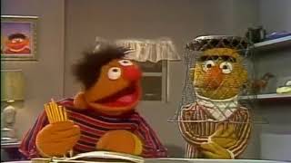 Sesame Street - Ernie (tries) to write a story (HQ)