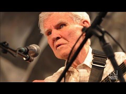 Legendary Blues Guitarist Doc Watson Dies at 89