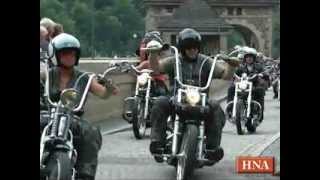 preview picture of video 'Harley-Davidson-Treffen am Edersee: 500 Biker bei Motorrad-Parade'