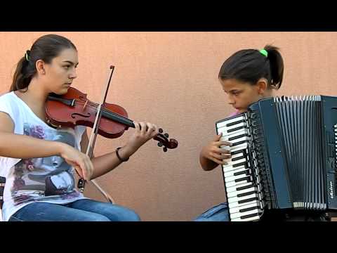 SARA ILIĆ - harmonika i ANJA MILOŠEVIĆ - violina