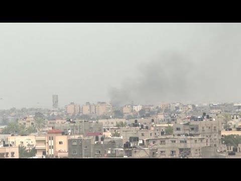 Smoke rises after air strikes on Khan Yunis | AFP