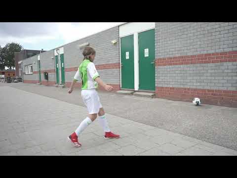 vv Spijkenisse Binnenkant voet tegen muur