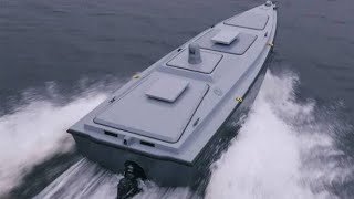 「まるで海のイージス艦!?」ウクライナが衝撃映像を公開！無人艇からドローン発進「世界初のドローン空母」に世界が注目