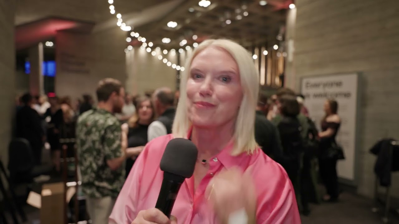 Miniature de la vidéo Audience Reactions | War Horse | National Theatre du film National Theatre at Home: War Horse