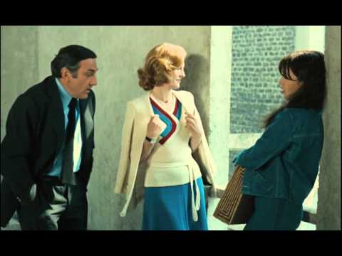 La Gifle (1974) - A Paris, on va moins vite en voiture que sur ta pétrolette