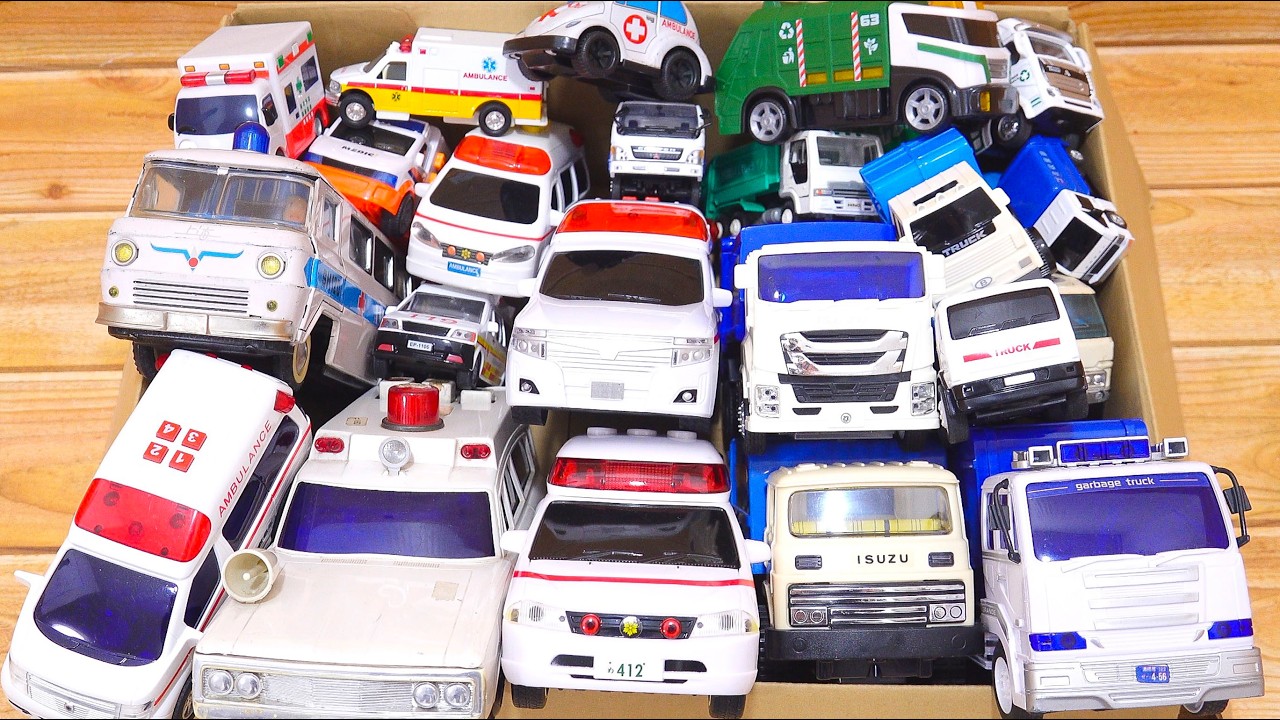 We gathered miniature ambulances and garbage trucks into a box and tested their functionality!