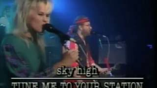 Sky High &amp; Louise Hoffsten  - Tune me to your station @Daily Live 1987