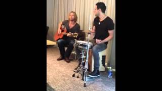 Casey James performing &quot;Crying on a Suitcase&quot;