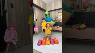 Cadê meu sapato??? Com Maria Clara MC Divertida, JP e ET 👞👽