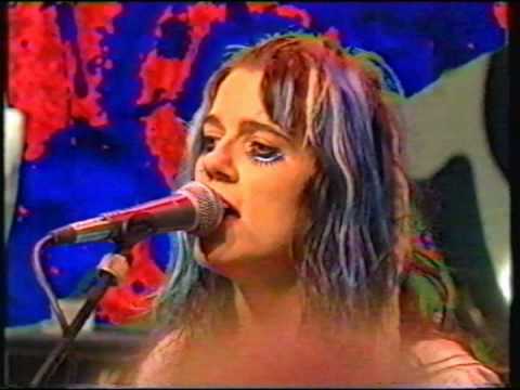 L7 - Pretend We're Dead (Live The Word 1992)