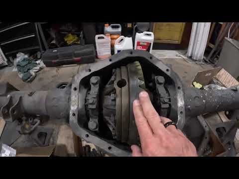 GM 14 Bolt Disc Brake Conversion Kit And Full Rebuild For Project 1985 k20 Square Body Episode #13