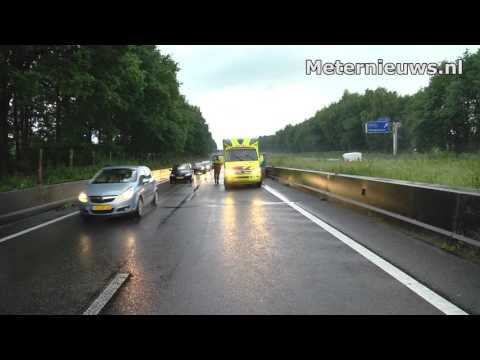 Automobilist botst tegen viadukt op A28 bij Hoogeveen
