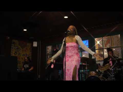 Chloe V. video