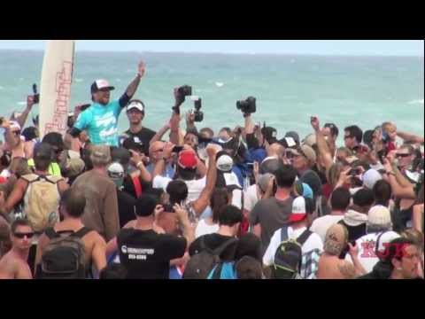 Kieren Perrow vs Joel Parkinson Billabong Pipe Masters 2011