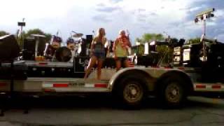 Makayla singing Redneck Woman by Gretchen Wilson