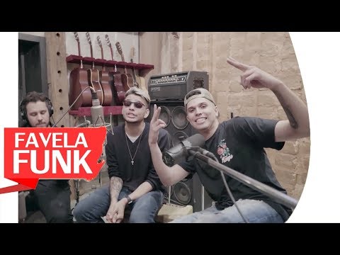 MC WM e MC Marks - Um Favelado Todo Errado Que Te Ama (WebClipe Oficial 2018)